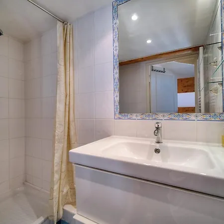 Ref 1766 - Center - For Rent