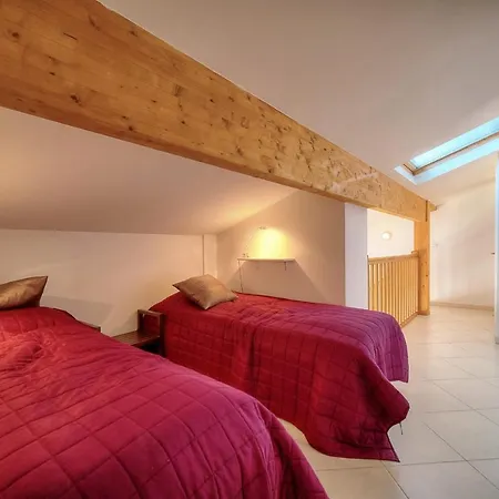 Apartment Ref 1766 - Center - For Rent