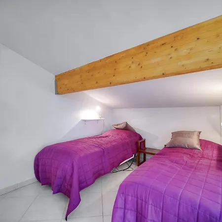 Ref 1766 - Center - For Rent Apartment *