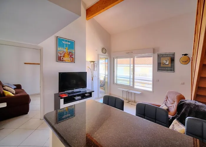 Ref 1766 - Center - For Rent * Cannes