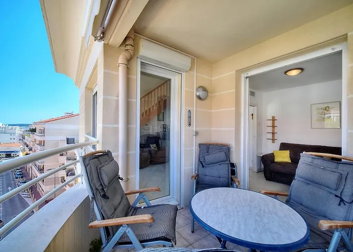 Ref 1766 - Center - For Rent