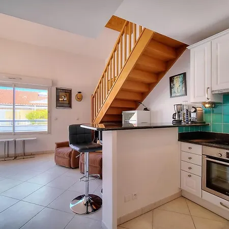 Ref 1766 - Center - For Rent Διαμέρισμα Κάννες